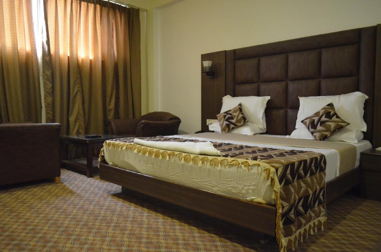 Hotel The Valley View Kashmir Σριναγκάρ Εξωτερικό φωτογραφία